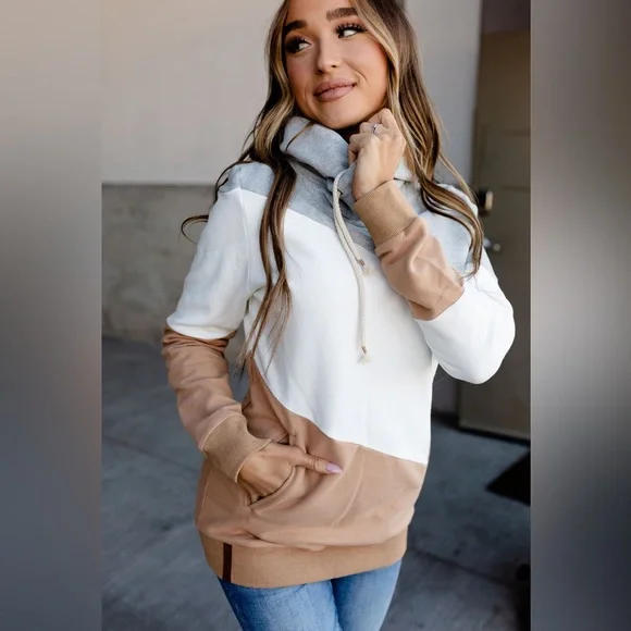 Ampersand Avenue Singlehood Sweatshirt Huntington Tri Color Size Medium - Picture 3 of 12